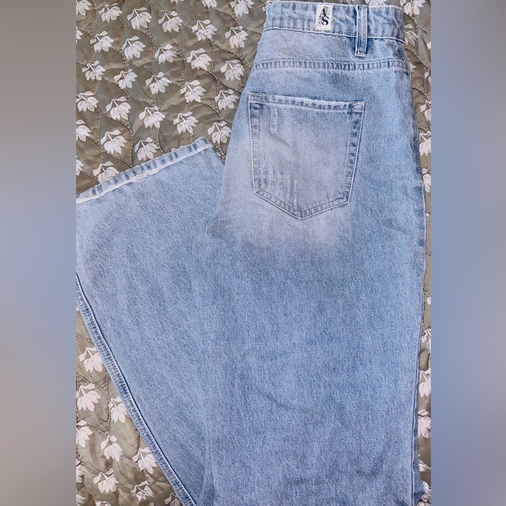 Kayla Straight Leg Jeans from Altar’d State. Size- 28.